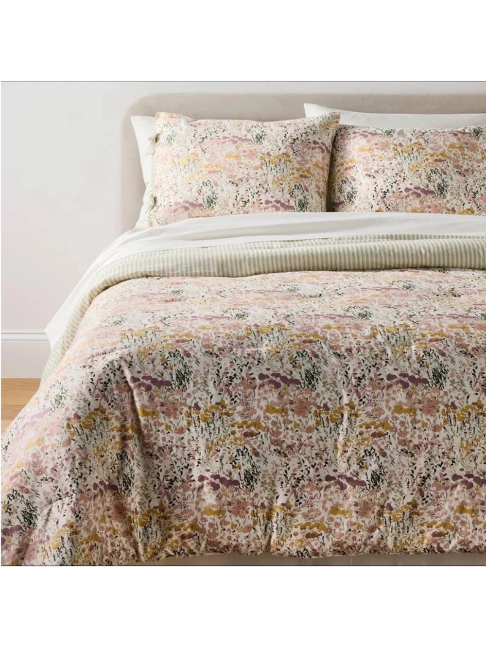NWT 3pc Full/Queen Reversible Floral and Stripe Comforter Set Pink/Green
